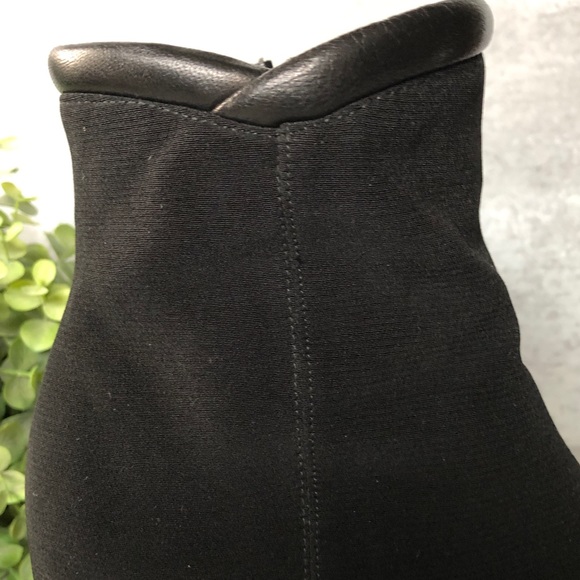 Stuart Weiztman Kitten Heel Gore Tex Boot 5.5 M - Picture 9 of 16